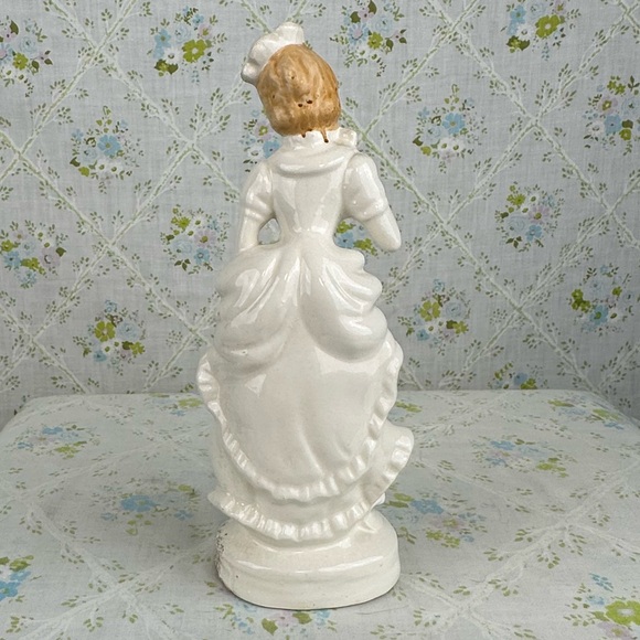 Vintage Ceramic Japan Victorian Lady Figurine - Picture 3 of 9